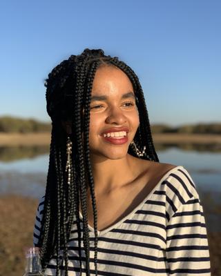 Nia Meadows